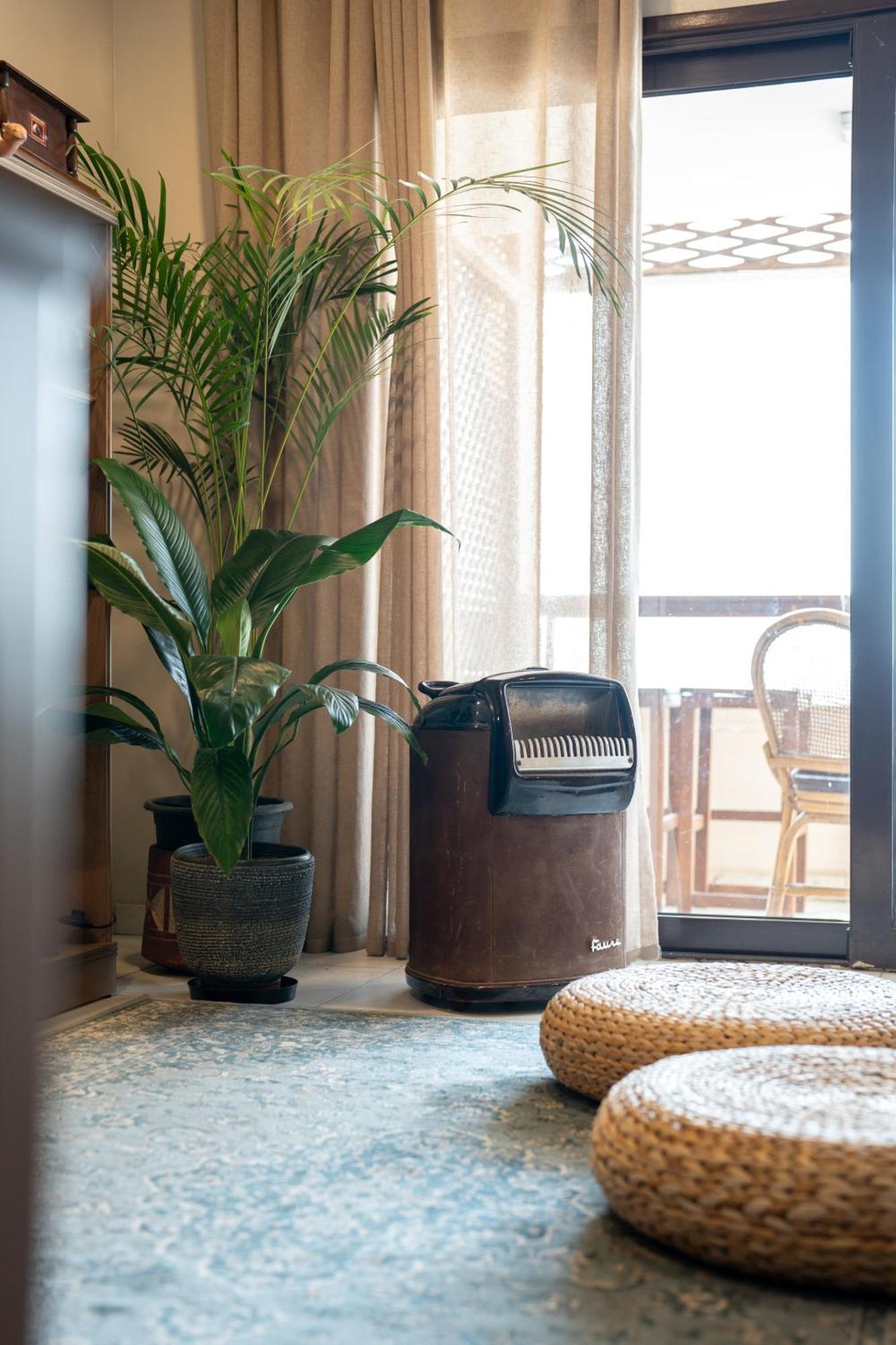 The Nile Vintage Haven * Cairo
